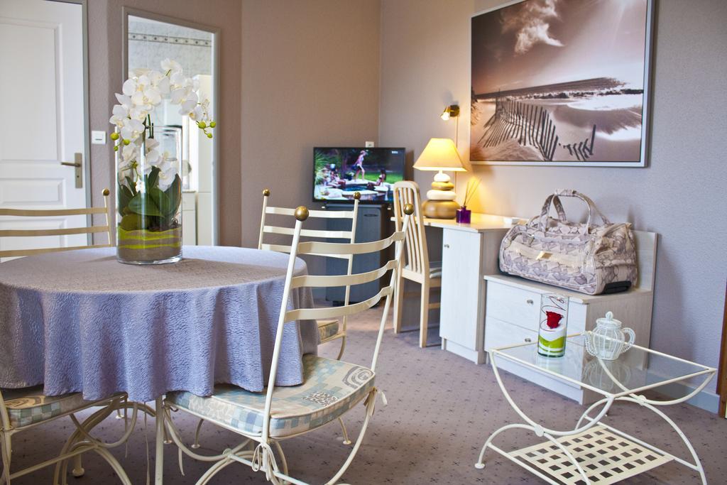 Logis Hotel Beau Site Loubaresse  Luaran gambar